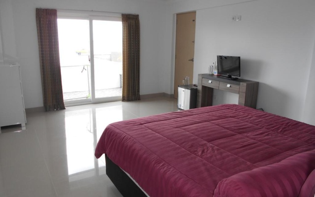 Silver Fern Beach Retreat – Guest Rooms – Sekotong Barat