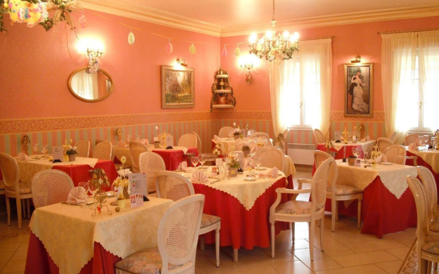 Logis Le Clos du Montvinage Rest. Auberge Val De lOise