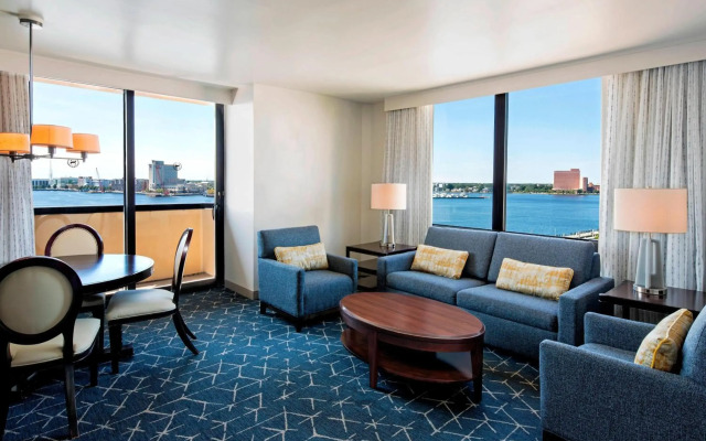 Sheraton Norfolk Waterside Hotel