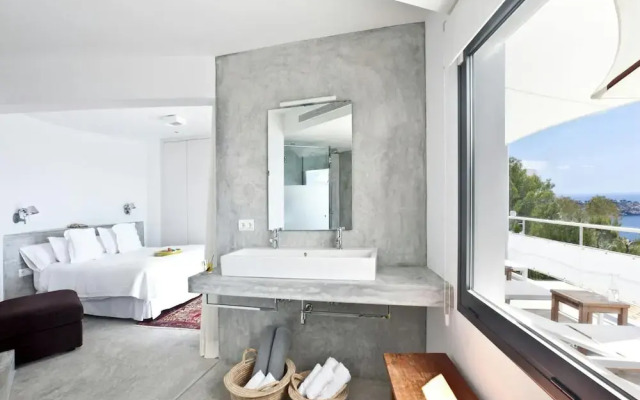 Holiday Home With Private Jacuzzi