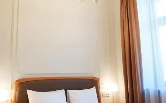 Roze Center Apartments