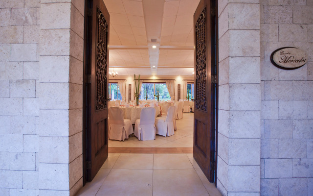 Montebello Villa Hotel