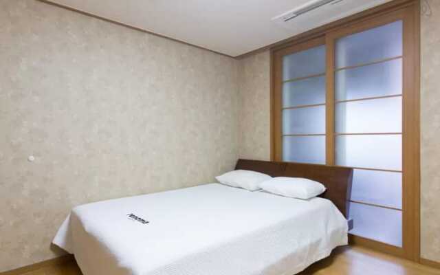 Gangnam Galaxy Apartment 1