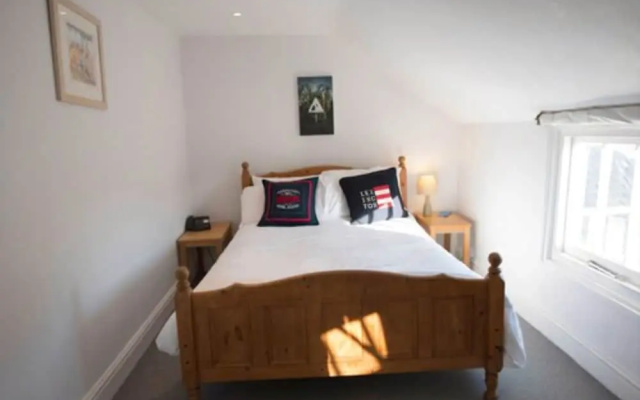 The White Cliffs Hotel