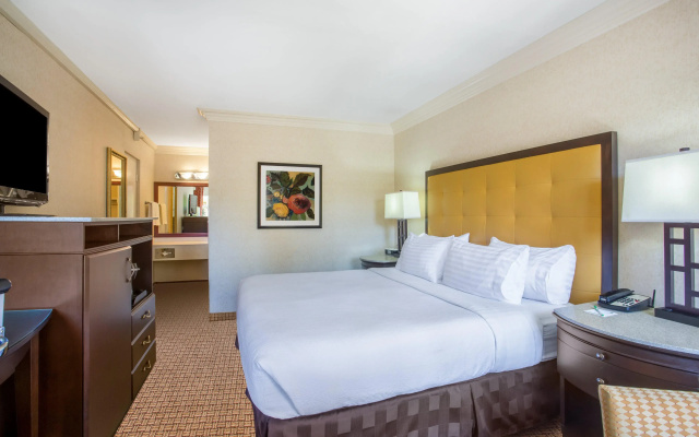 Holiday Inn Laguna Beach