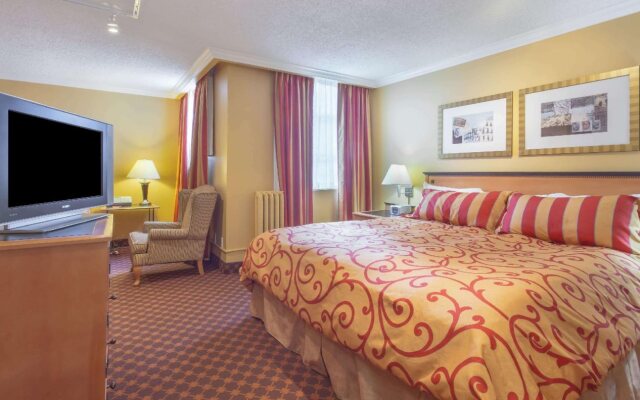 Howard Johnson Hotel by Wyndham Vancouver Downtown