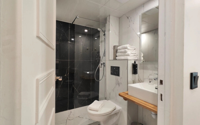 Atelier Montparnasse Hotel