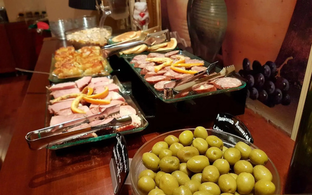 Lakonia Hotel
