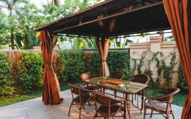 Xishuangbanna Jinghong Jinlong Jiarui Hot Spring Holiday Villa