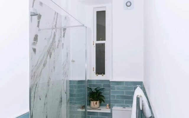 Spacious 3 Bedroom Flat in Edinburgh
