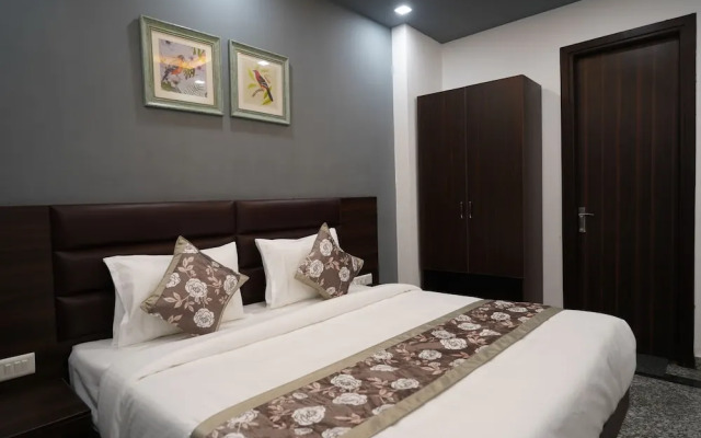 Posh Garden Inn