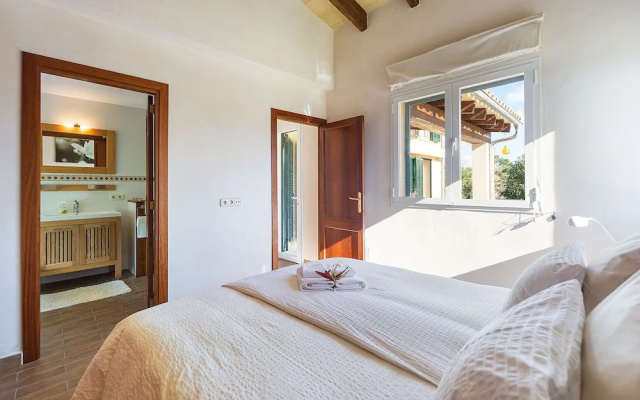 Close Es Trenc Beach Villa with Pool