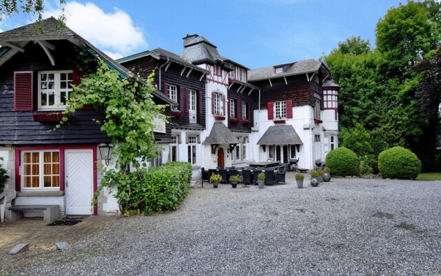Beautiful, Authentic Group House With Modern Amenities in Mondain Spa