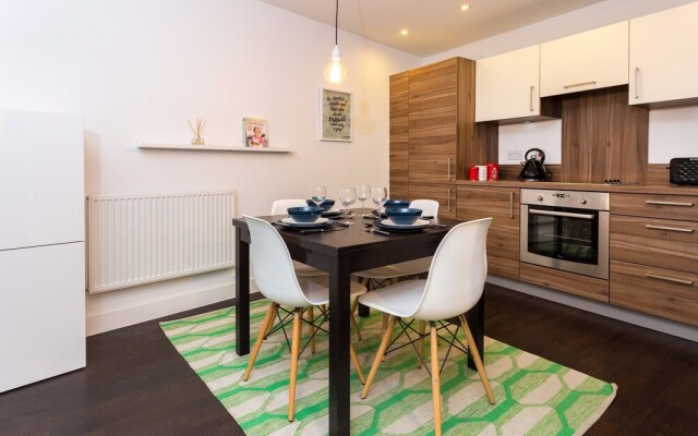 Luxury East London Flat, Sleeps 6