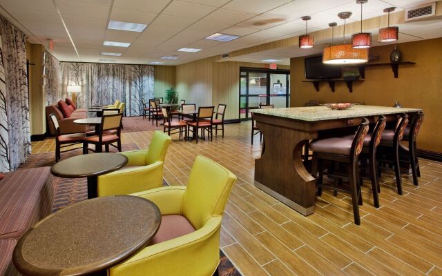 Hampton Inn Commerce