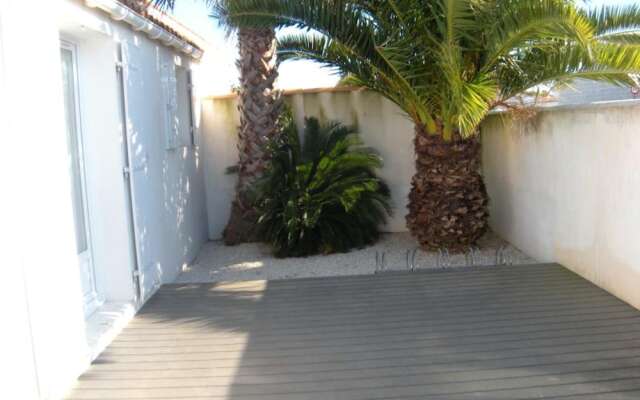 House With 2 Bedrooms in La Couarde-sur-mer, With Enclosed Garden and Wifi - 500 m From the Beach