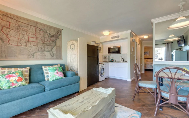 Balcony & Gulf Views: Galveston Condo Near Beach
