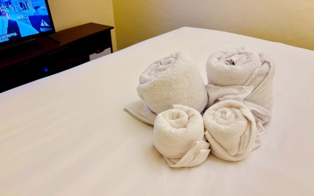 Sukhum Charoen Krung Tak-Sin guest house