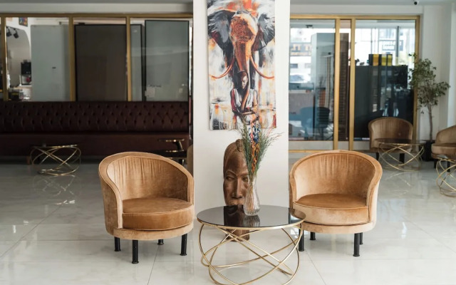 Far Life Hotel
