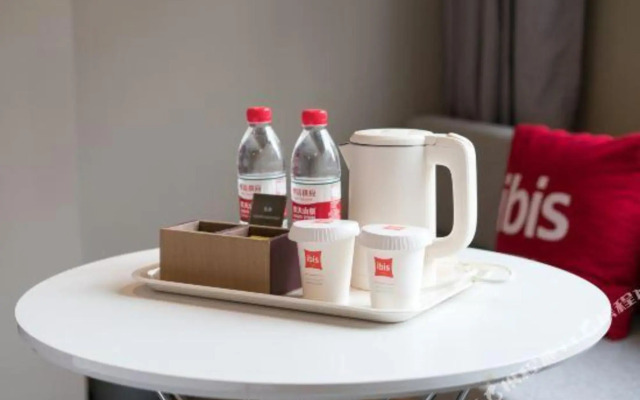 Ibis Hotel (Jinlong Subway Station, Shunde, Foshan)