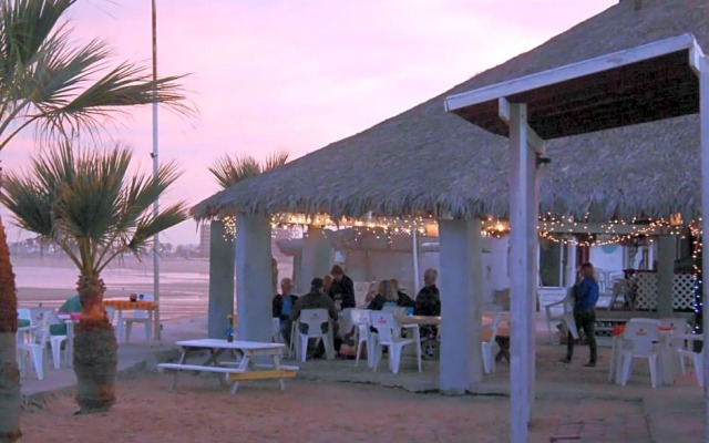 #40 Bungalow Seaside Hotel & Victors RV Park