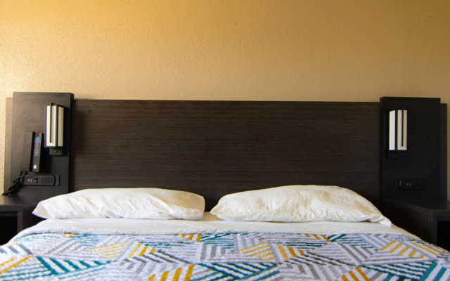 Motel 6 Lantana, FL