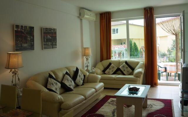 Dom-El Real Apartments in Sea View Complex