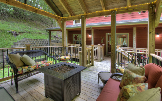 Country Roads By HoneyBear Cabins