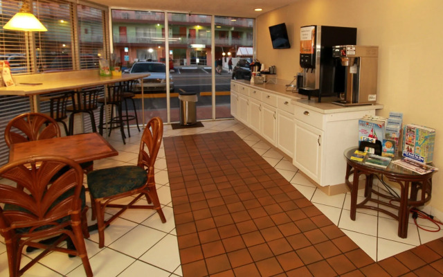 Seaside Inn & Suites