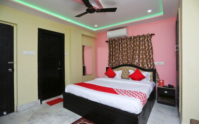 OYO 22566 Red Velvet Inn
