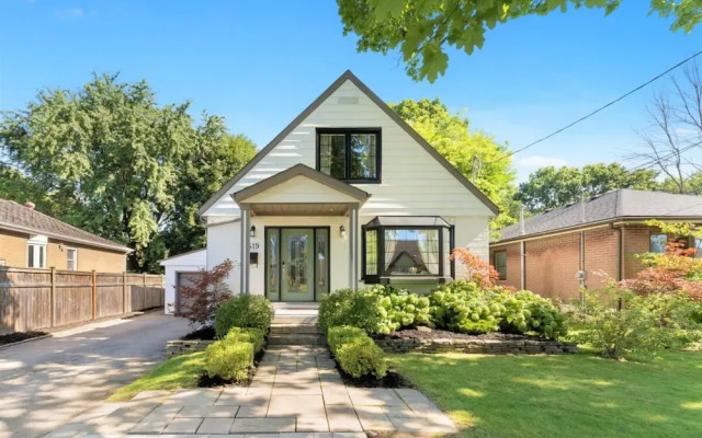 Spacious 2bdrm Home in Burlington