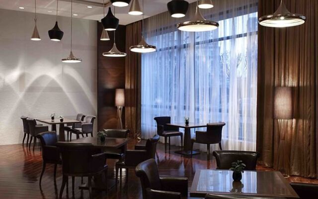 Renaissance Tianjin Lakeview Hotel cum Marriott Executive Apartments