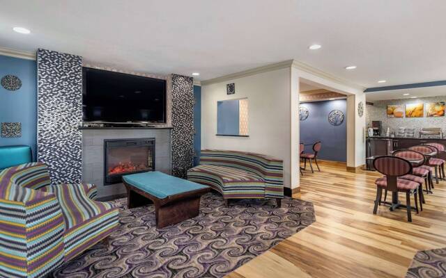 Baymont Inn & Suites Tulsa