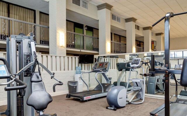 Clarion Inn & Suites Conference Center