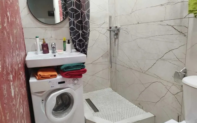 Хэппи Пипл на ул. Галины Вишневской, д. 5