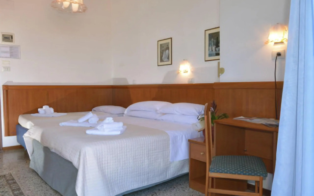 Hotel Diplomat Marine