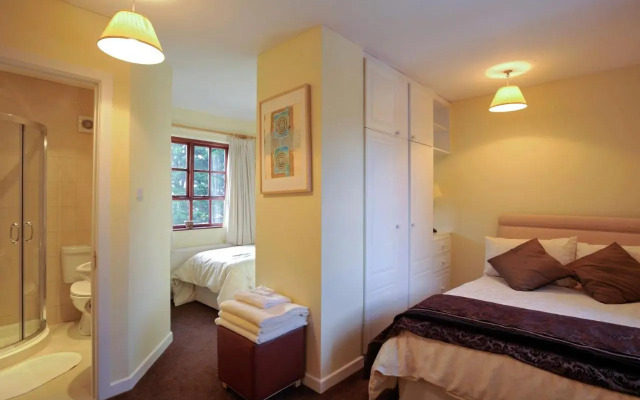 Pinewood Lodge Bed And Breakfast