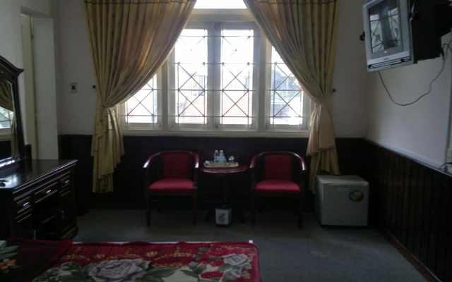 Hue Railway Hotel – Guest Rooms – Hue