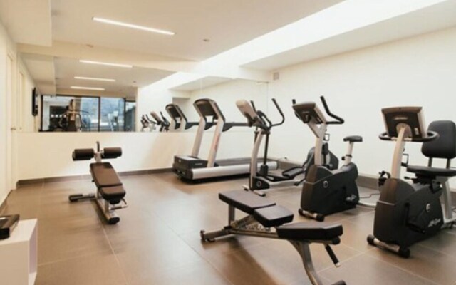 Charming Studio - w/Mountain View, Pool, & Gym