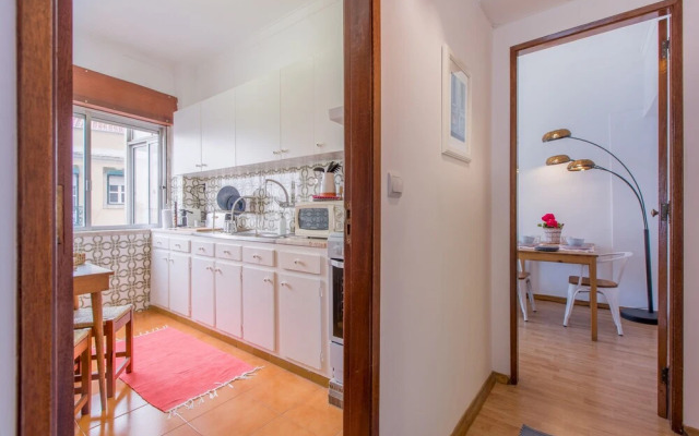 Light Filled Apartment + Free Pick-Up, By TimeCooler