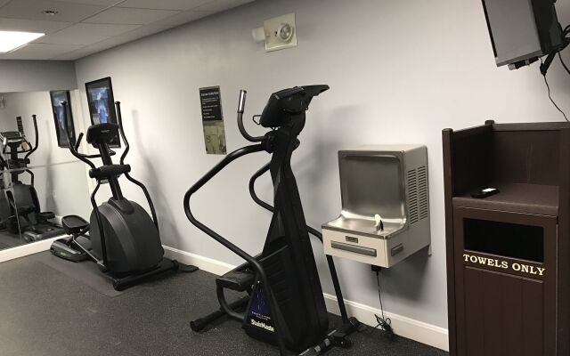 Greenfield Inn and Suites Elizabethtown, KY I65 Exit 94