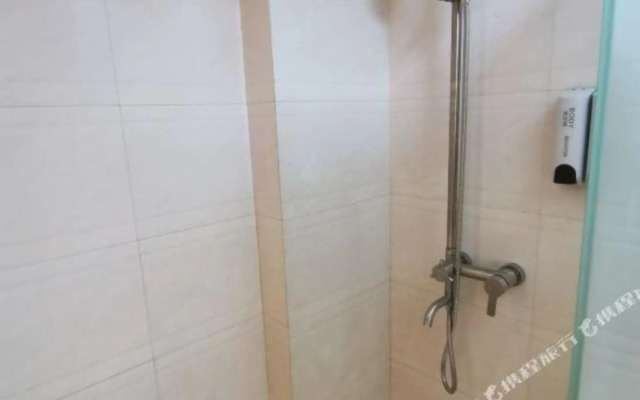 Pai Hotel (Zhongshan Xiaolan High Speed Railway Station Dongsheng State Banquet Branch)