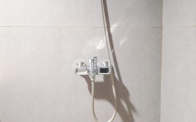 Modern Look And Comfortable Studio At Patraland Amarta Apartment