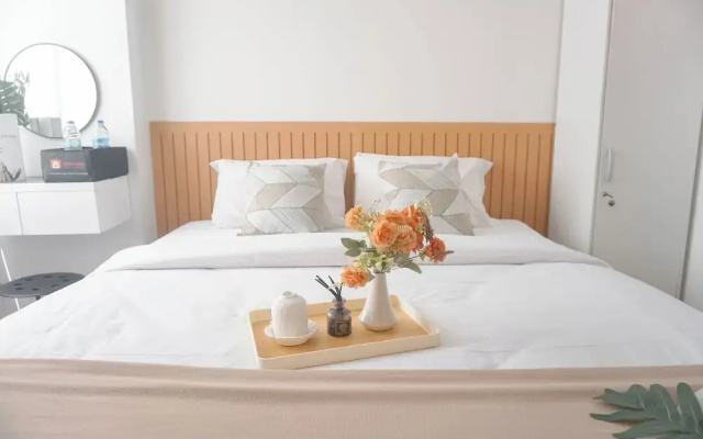 Cozy And Homey Studio At Metropolitan Park Apartment