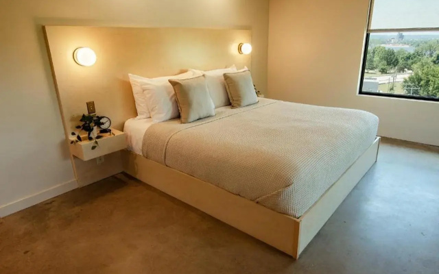 Brut Hotel