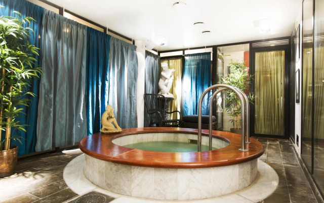 Victory Hotel