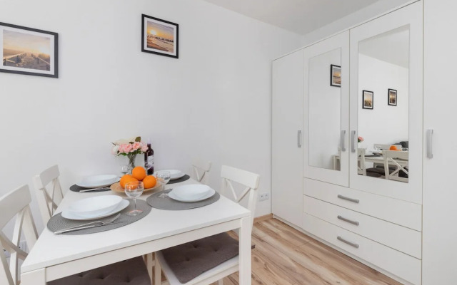 Pet-friendly Studio Gdansk by Renters