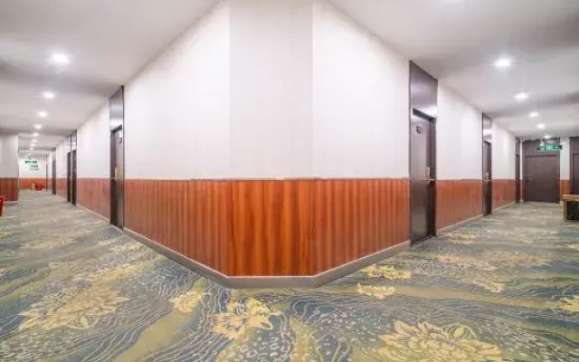 Kester Hotel (High Speed Rail East Station Branch)