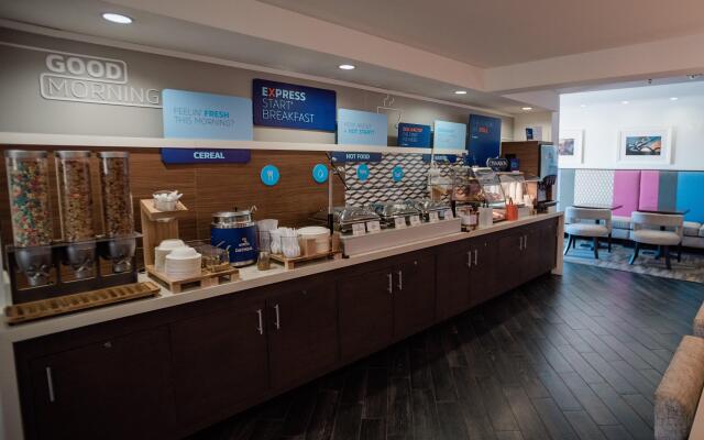 Holiday Inn Express Hickory-Hickory Mart by IHG