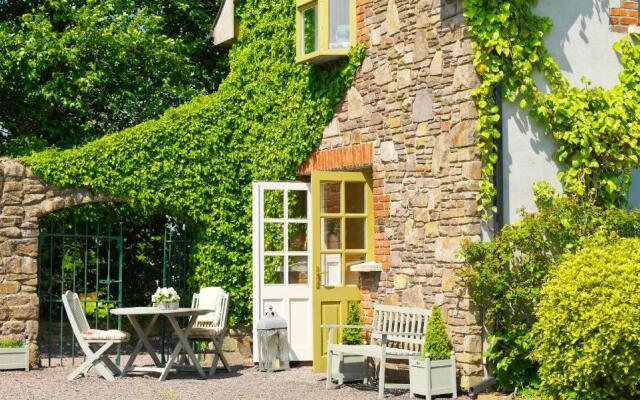 Courtyard Cottages